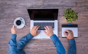 Burn-out onder medewerkers voorkomen dankzij slimme software voor automatisering